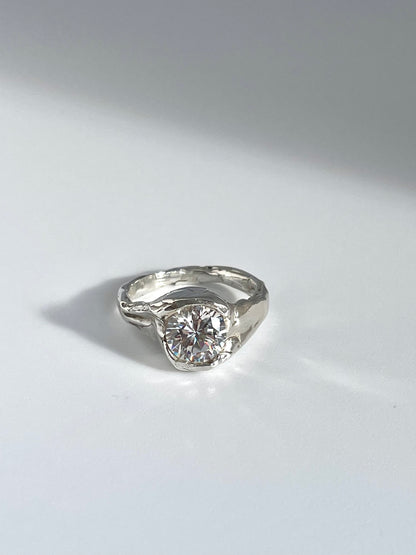 Melt Ring- Moissanite